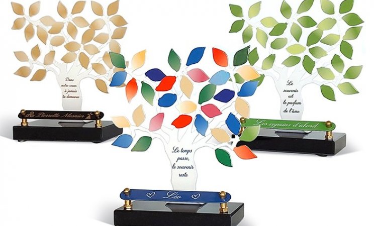 arbres du souvenir avec des couleurs différentes à choisir en agence ENSALES FUNERAIRE