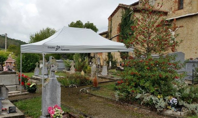 Chapiteaux funéraires à Foix, Saint-Paul-de-Jarrat et Varilhes et sa région.