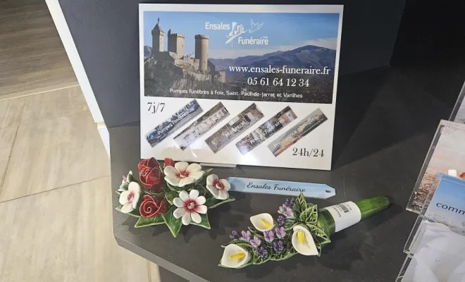 Soliflore ou bouchon en céramique à Foix - ENSALES FUNERAIRE